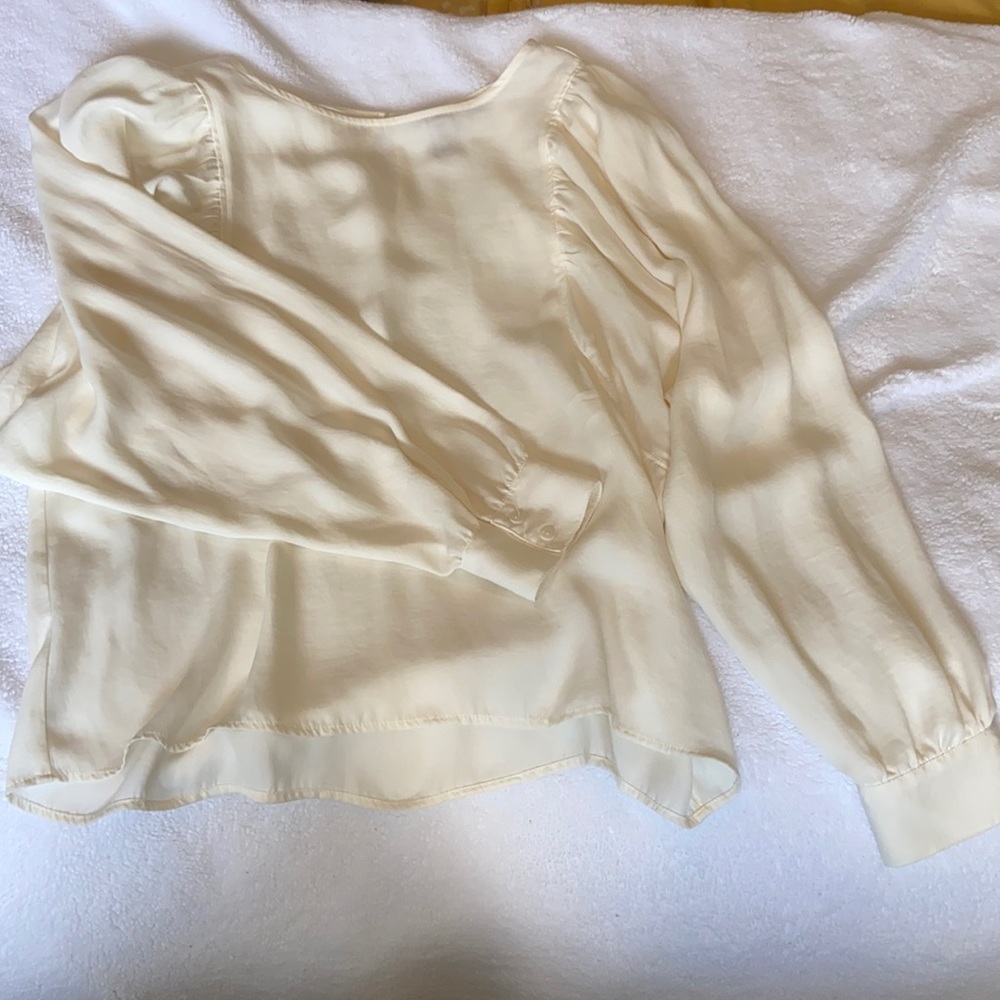 Cream puffy sleeve blouse